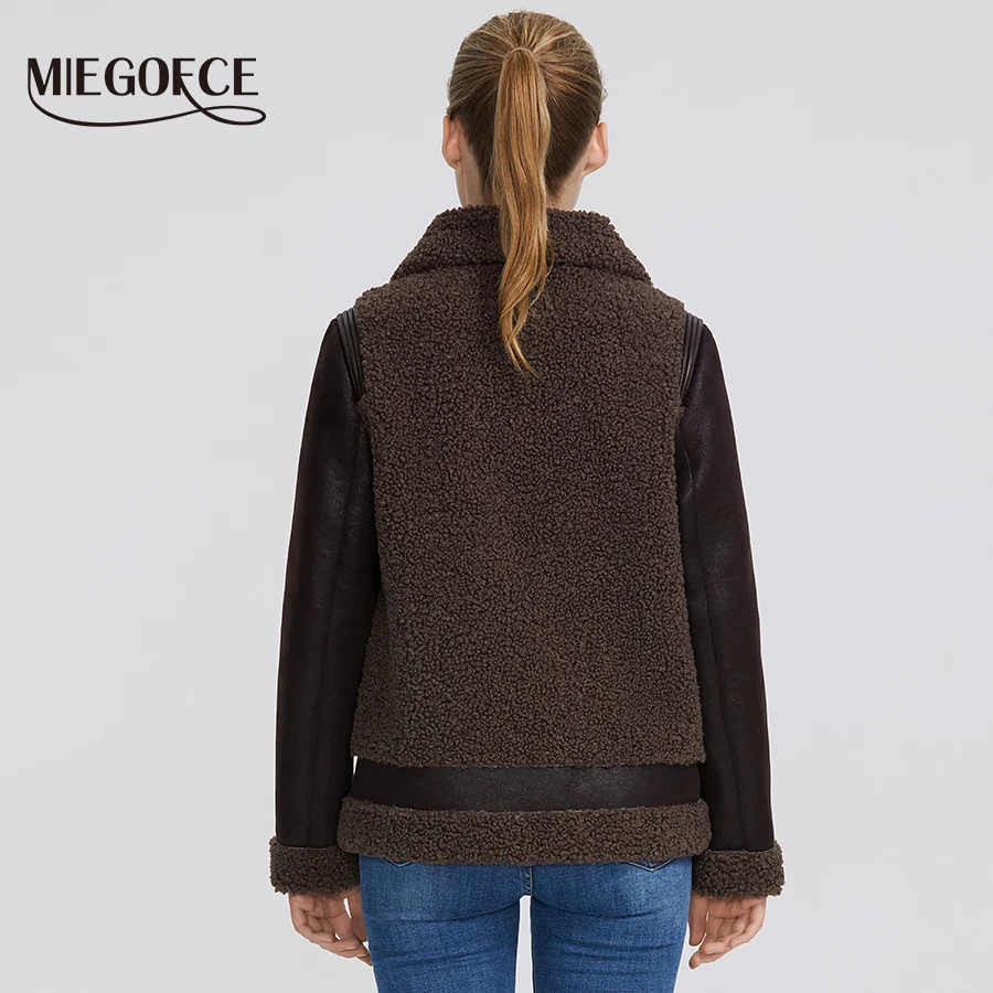 MIEGOFCE Новая зимняя женская коллекция куртка из искусственного меха зимние куртки женской пальто-дубленки сшит из двух тканей и выделяет свой особенный стиль ветрозащитный стойкий воротник c мехом
