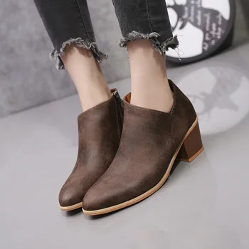 

Fashion new solid color female thick with short boots British style students wild comfortable classic explosions Martin boots