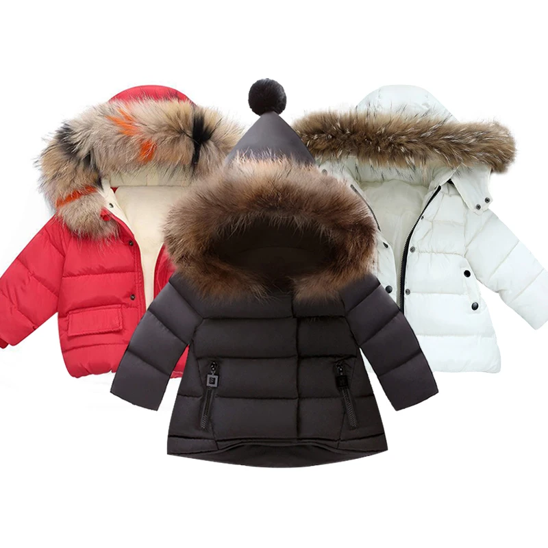 Это теплое зимнее пальто с плотной наружной частью платок, искусственное из кожи, из шерсти куртка, куртка для снежной погоды и пуховая куртка