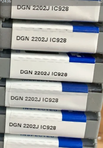 ISCAR 10 шт. твердосплавная вставка DGN 2202J IC928