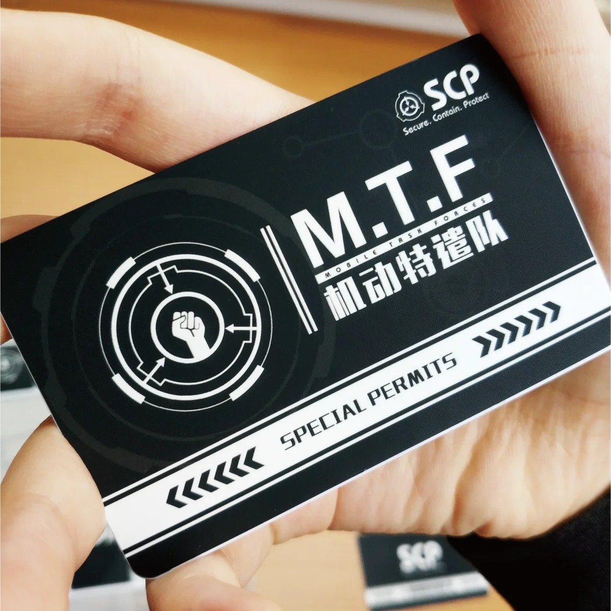 2 шт. SCP M.T.F стикер безопасный содержит защитную специальные процедуры удержания основа Липкая для ID кредитной карты Косплей