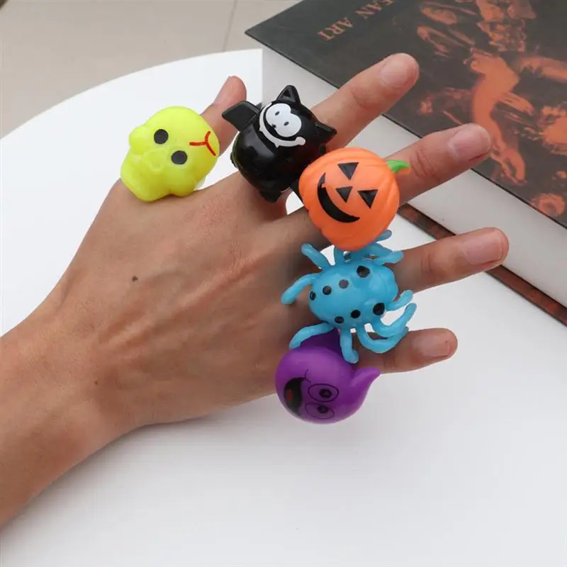 5pcs Pumpkin Luminous Finger Ring Halloween Bat Ghost Funny Plastic Rings Skull Toys Party Favors Gifts