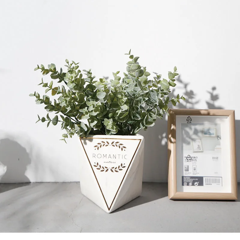 

Artificial Plant Green Plant Eucalyptus Leaves Plastic Plant DIY Decoration Wedding Garden Family Room Forest Style Decorations
