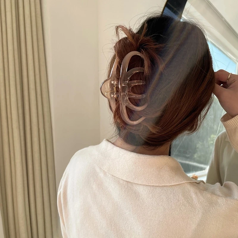 Scrub Color Acrylic Grasp Clip Simple Oval Hollow Leopard Grasp Hair Crab for Women Makeup Bath Hair Accessories - Image 5