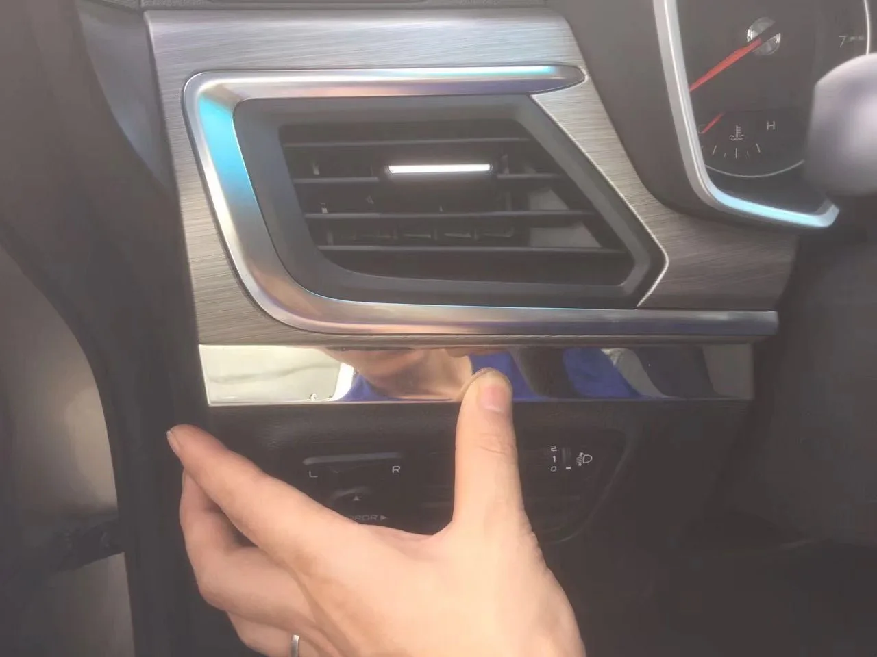 Geely Vision X3 рулевая нашивка «штурвал» Vision X3 рулевое колесо яркая рамка украшение Vision X3 только модифицированный Интерьер Отделка