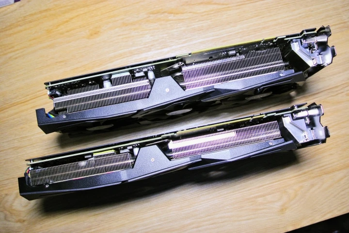 ASUS GTX1070TI 8G GTX 1070TI видеокарта 3fan б/у 90% новая