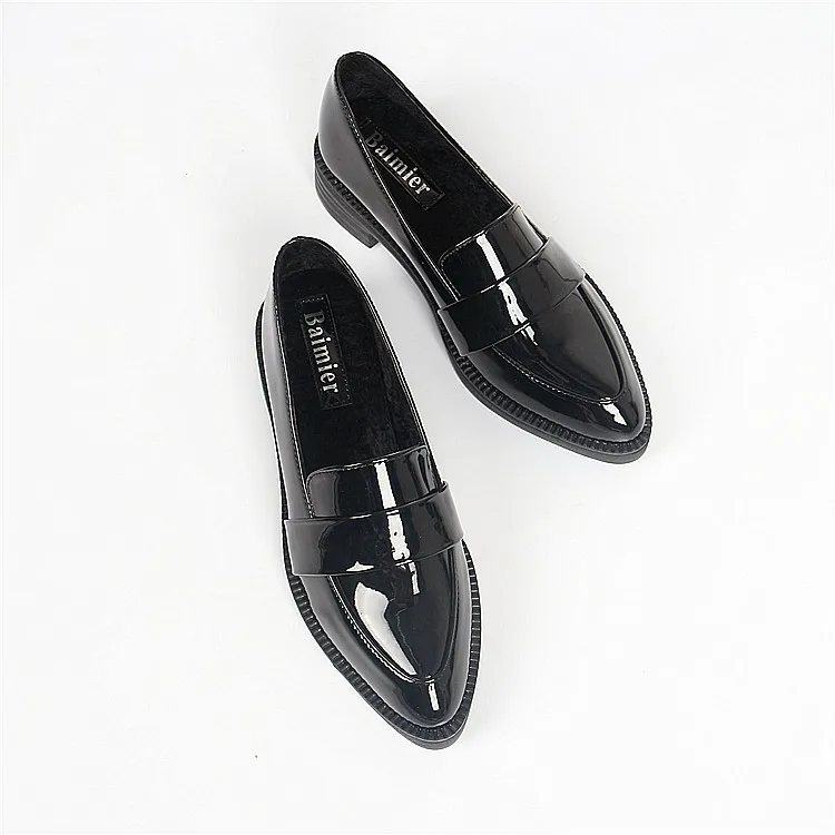 Star lovers patent leather career shoes women retro sewing slip on zapatos de mujer trendy carving flats pointed toe pu leather