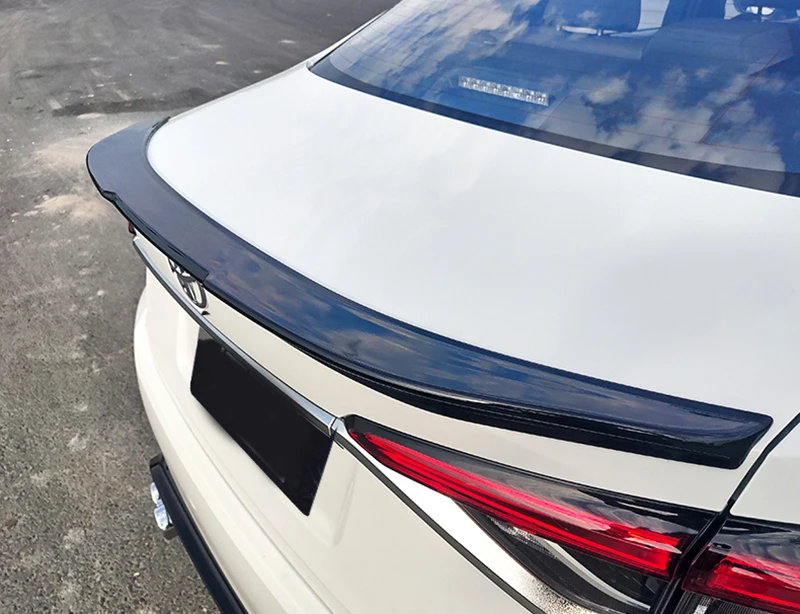 Задний спойлер для Toyota Corolla 2020 декоративный глянцевый черный из углеродного