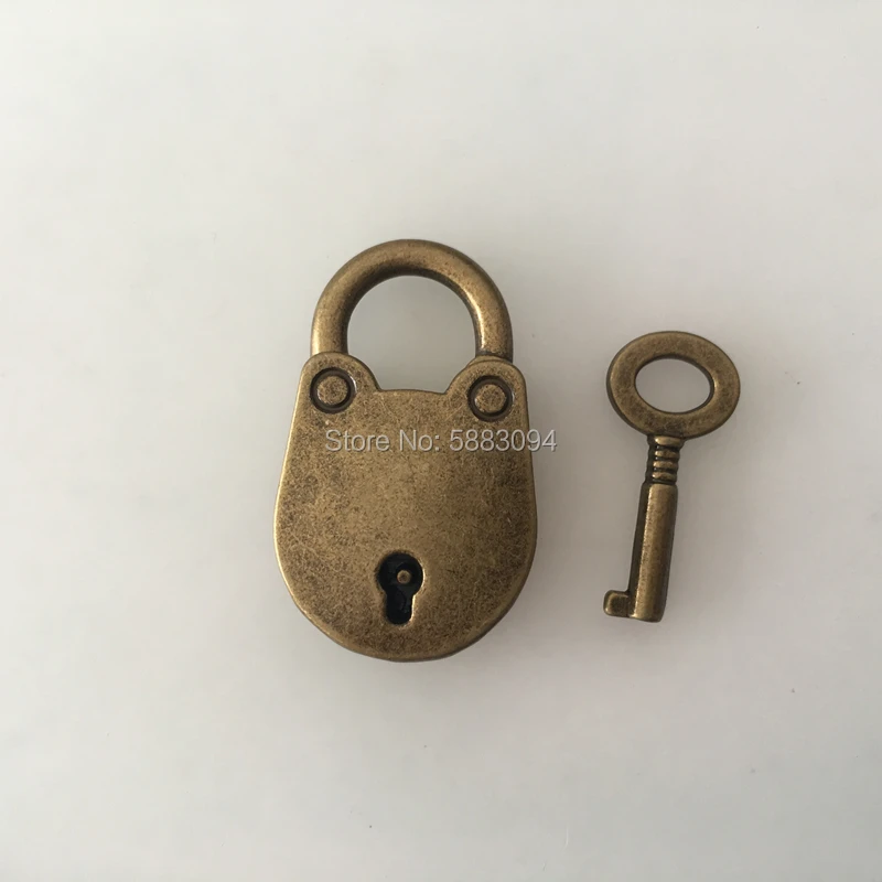 Рисунок 5 - Античный латунный навесной замок Ivoduff