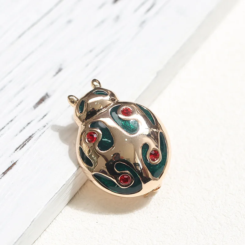 

SUN & CLOUD New Products Supply of Goods Europe And America Cool Green Oil Drop Longicorn Brooch Men And Women Celebrity Style B