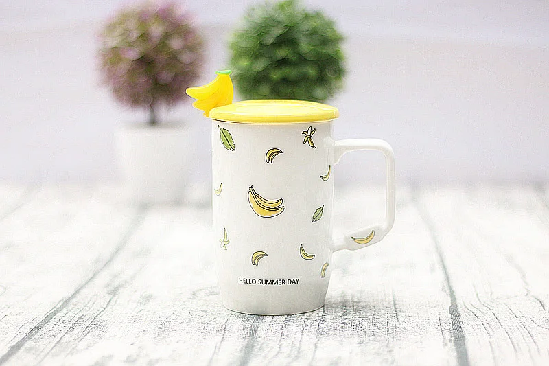 Уникальная с изображением клубники, банана керамическая кофейная кружка с ложкой, Молочный Сок лимонная кружка для кофе в офисе чашка, керамическая чашка для чая - Цвет: 01