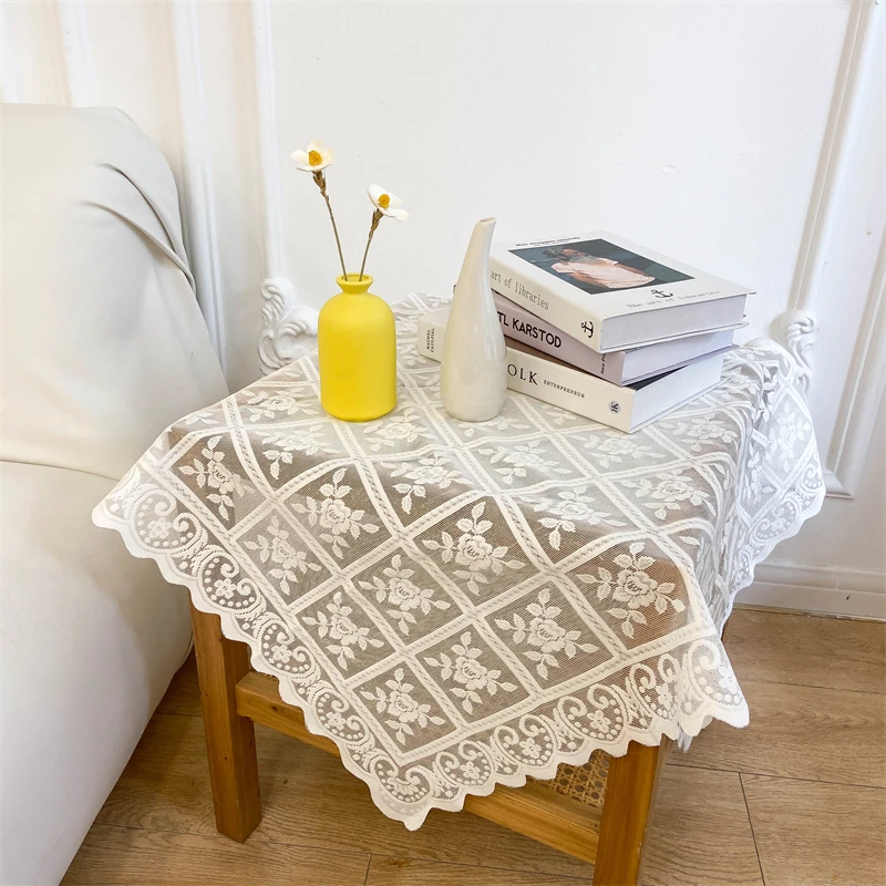 

1PCS New Year Table cover Christmas Tablecloth Wedding Lace Tablecloth Dining Table Cover Obrus Tafelkleed nappe de noel E017