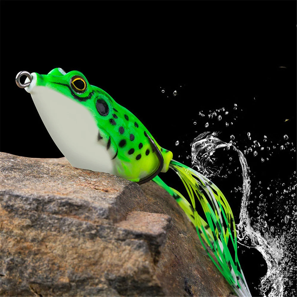 1PCS Artificial Silicone Soft Fishing Lures Treble Hooks 6cm 4.5g Topwater  Ray Frog Jig Trolls Soft Bait Pesca Pike Bass Tackle