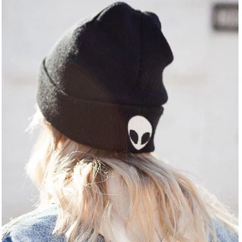 

Stylish Men Women Warm Knitted Beanies Lovely Alien Embroidery Winter Cap Unisex Comfortable Skullies Ear Protective Hats Street