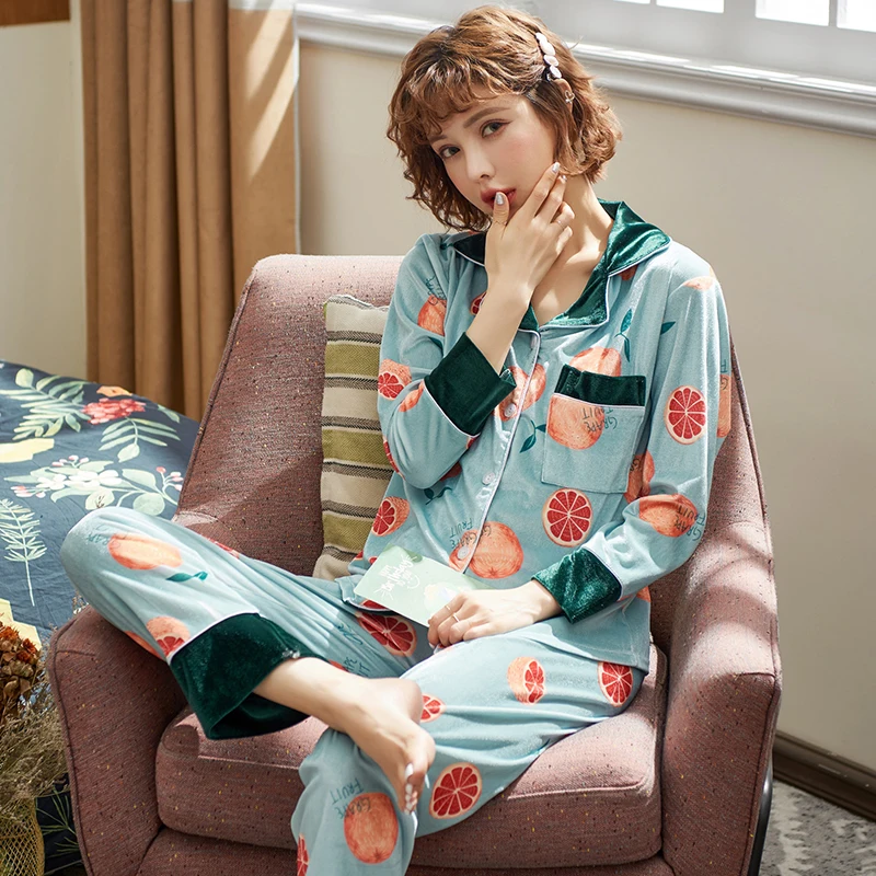 

New WAVMIT Personalized Print Warm Gold Velvet Women Pajamas Set Loose Leisure Womens Luxury Sexy Pyjamas Full Length Sleepwear