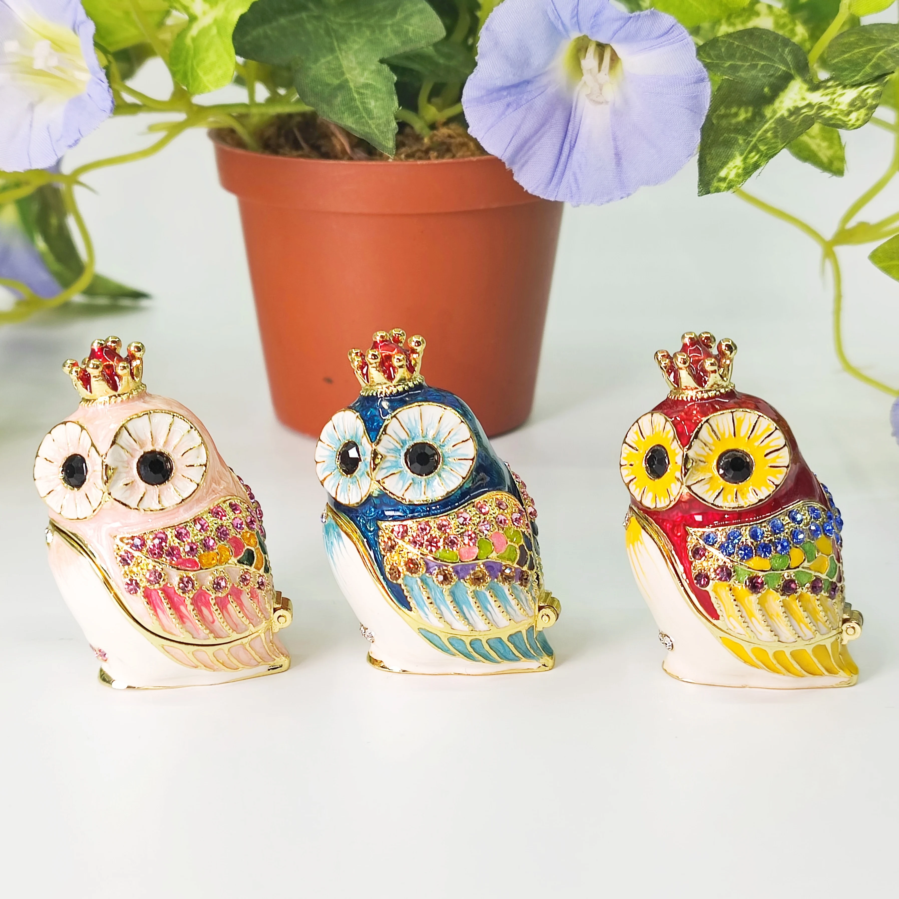 Small Owl Trinket Box Metal Animal Owl with Crown Figurine Decoration Art Collectible Owl Souvenir Jewelry Ring Box