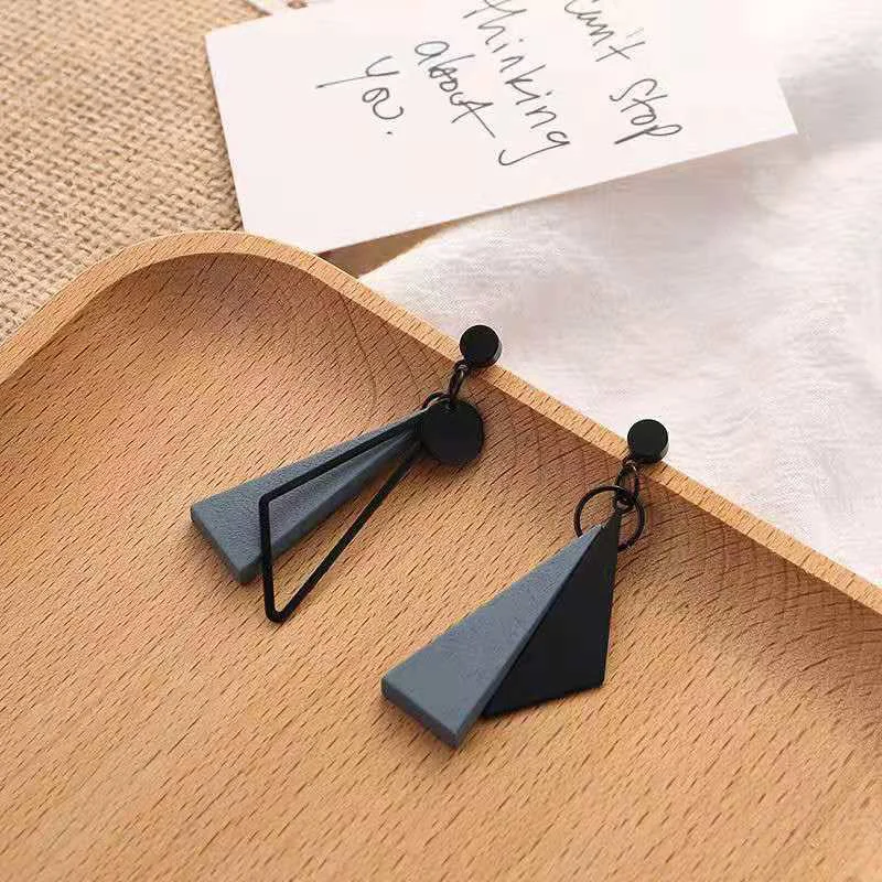 Korean Personality Fashion Triangle Geometric Clip on Earrings Without Piercing Retro Female Tassel Long Women Ear Clips Jewelry