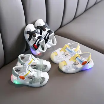 

Girls Boys LED Light Summer Sandals Flash Children Soft Sole Beach Sandals Cute Cartoon Kids Light Sandal