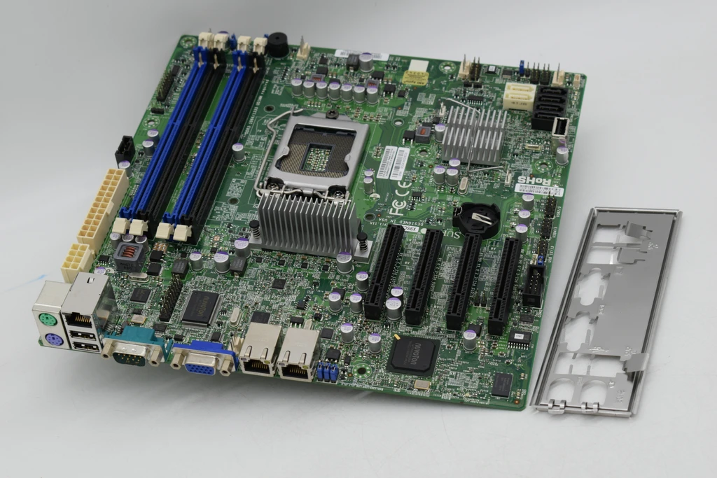 Для односерверной платы Supermicro X9SCM-F LGA1155