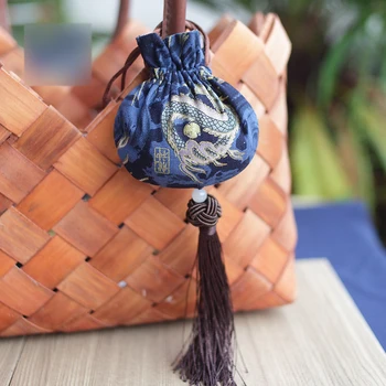 

Handmade Classical Chinese Style Jewelry Storage Bag Cotton Linen Dragon Pattern Sachet Pouch Tassel Pendant Drawstring Bag Gift