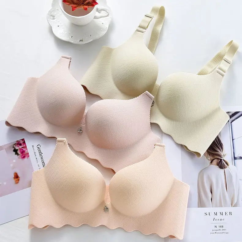 Thai latex underwear women's no steel ring gathered to gather the milk and no trace one-piece breathable thick bra summer thick