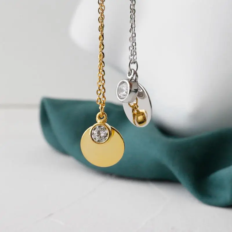 

Silvology 925 Sterling Silver Zircon Round Pendant Necklace Glossy Elegant Simple Wild Necklace for Women 2019 Office Jewelry