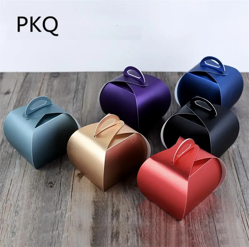 

20pcs Small black red gold Cardboard box handle Wedding Party Dessert/cake/food Paper Packaging Box Festival wedding Gift Box