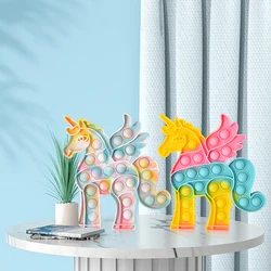 Jouets de décompression Pegasus arc en ciel, teinture de cravate, mignon, cadeau scolaire, vente en gros 