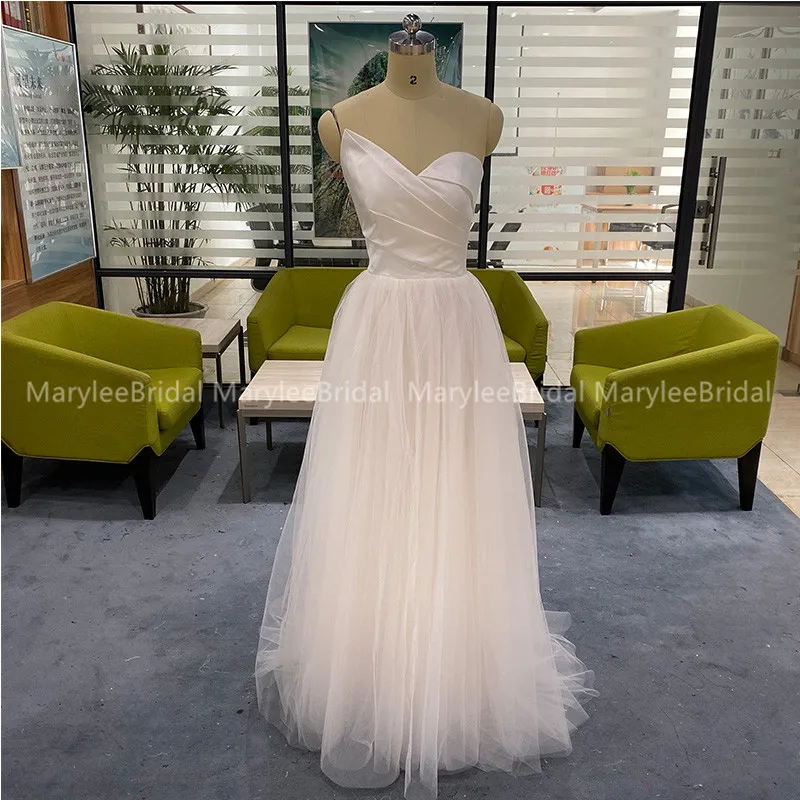 2020 Eenvoudige Bruidsjurken Ivoor Pleats Satin Light Champagne Tule Rok Bridal Dress 100% Echte Foto Sweetheart robe de mariee 2020 Eenvoudige Bruidsjurken Ivoor Pleats Satin Light Champagne Tule Rok Bridal Dress 100% Echte Foto Sweetheart robe de mariee
