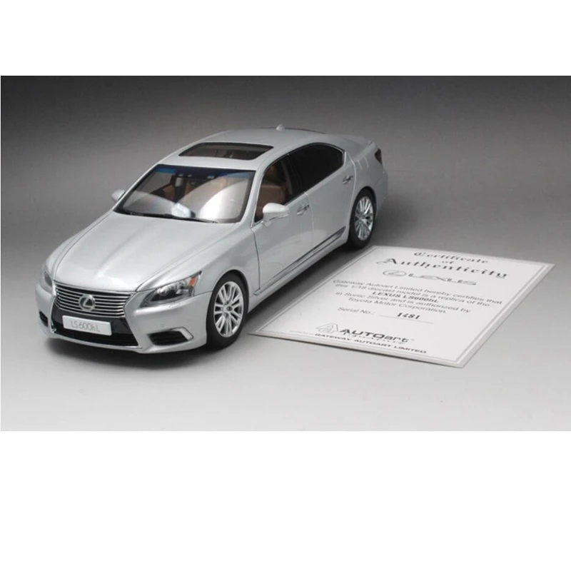オートアート 1/18 レクサス LS600 ホワイトパール シリアル