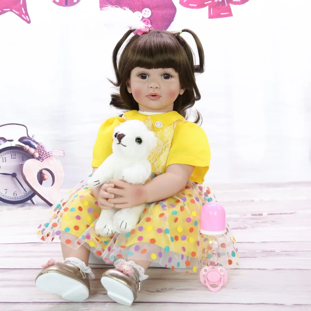 Вьющихся волос 60 см bebe Кукла-младенец получивший новую жизнь девочка кукла в Платье желтого цвета ткани тела мягкий силиконовый реалистичный ребенок реборн bonecas подарок