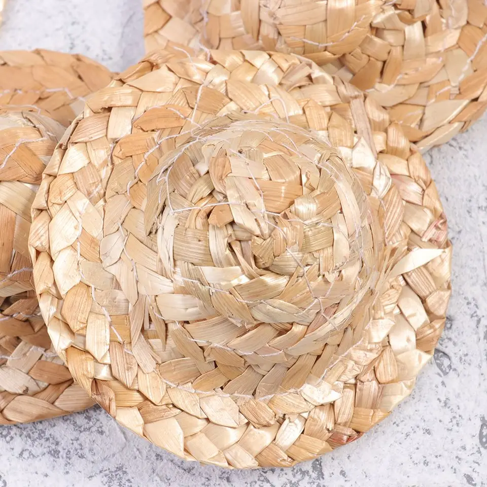 landscaping straw hats