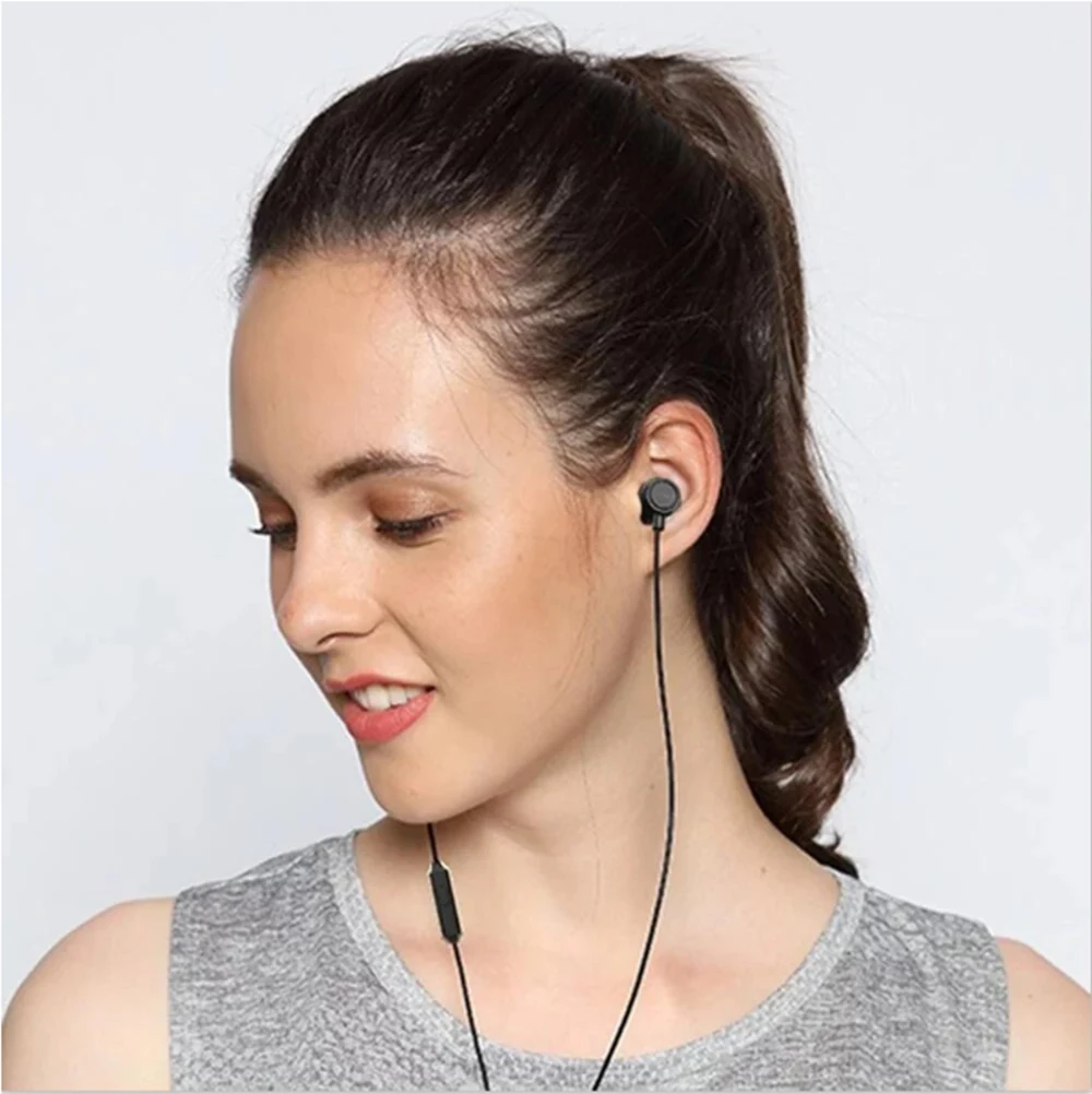 UiiSii New HM13 Ear-in Headset Noise Reduction Metal Plug Stereo Subwoofer Music Game Earphone With Microphone