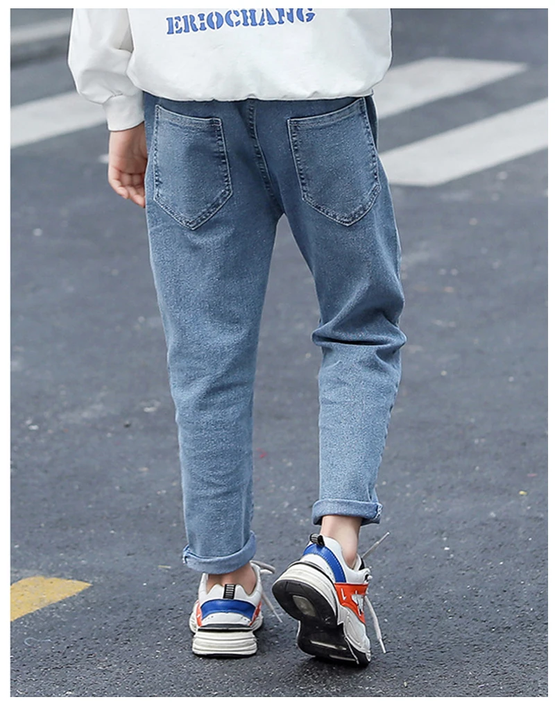 13214880460_1914644854