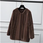 inverno nova todo vison casaco de pele das mulheres curto moda estilo simples em torno do pescoco fino casaco de pele de vi - Цвет: Кораллово-Красный