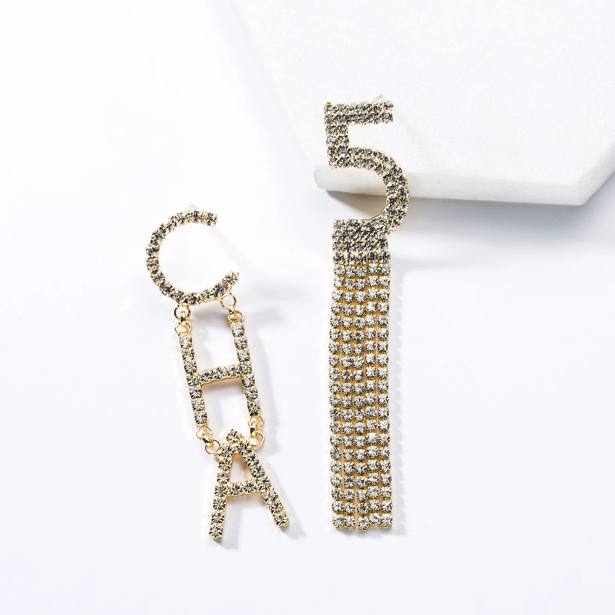 

New acrylic diamond tassel earrings show letter C charm female earrings jewelry fashion accessories