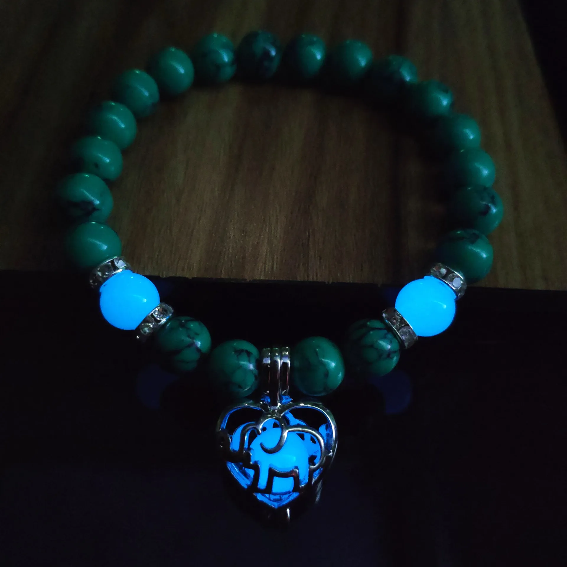 Green Turquoise Blue Светящийся в темноте очаровательный браслет с натуральными камнями эластичный браслет для женщин в форме сердца модные флуоресцентные ювелирные изделия - Окраска металла: Green Turquoise Blue