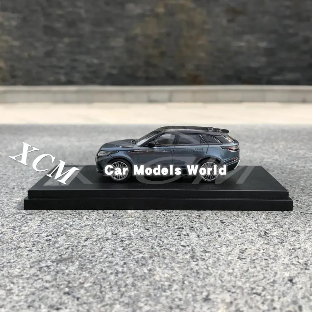 Литая под давлением модель автомобиля для ЖК-моделей Velar 1: 64(синий)+ маленький подарок