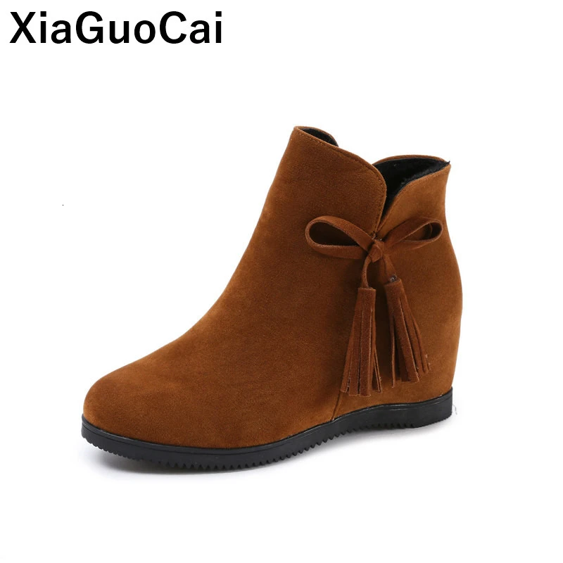 

Autumn Winter Women Snow Boots With Fur Lightweight Female Ankle Short Boots Warm Flat Ladies Shoes Tassel Woman Plush Footwear