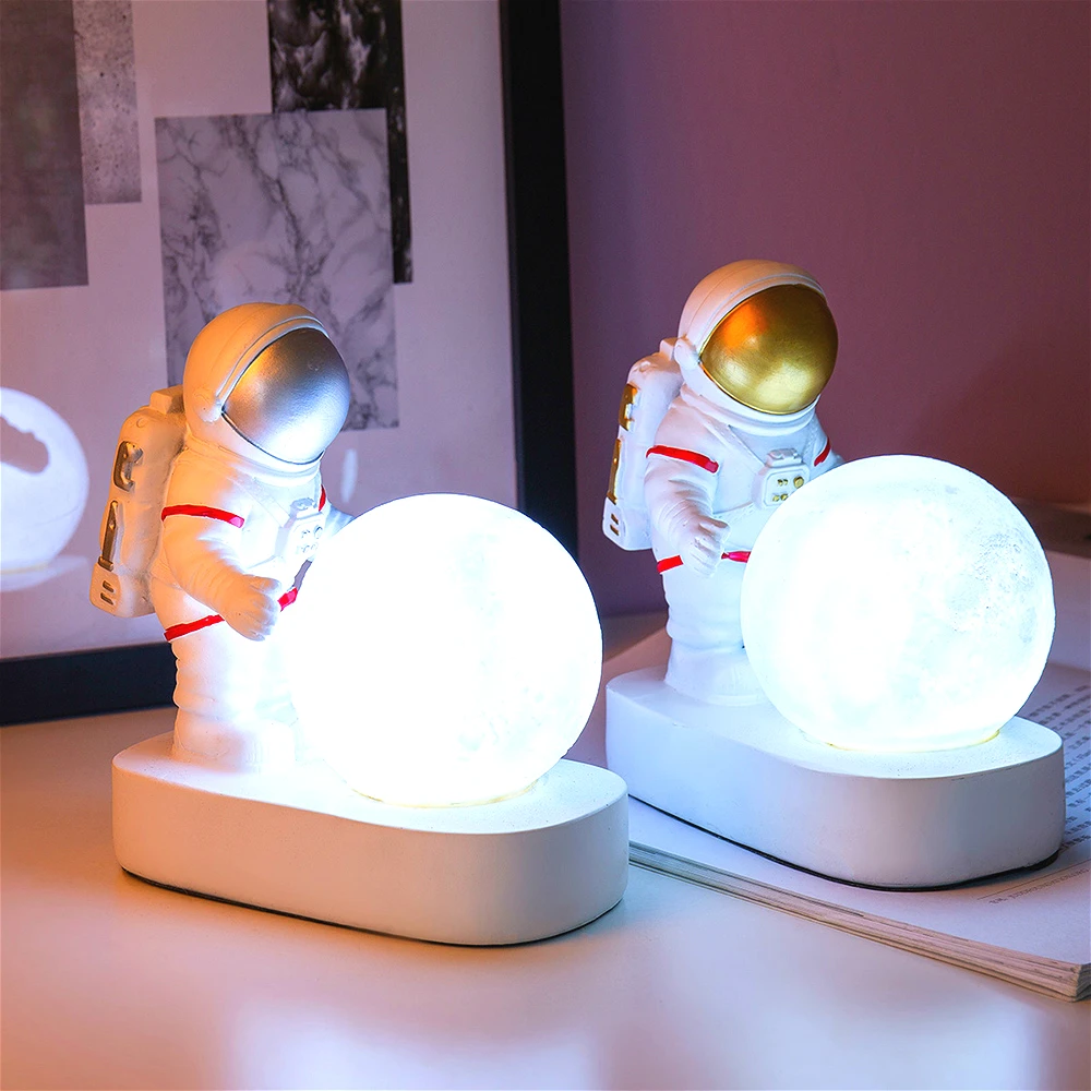 Nodic Cosmonaut Desk Night Light Creative Astronaut Resin Ornaments Decor Child Gift Home Decoration Accessories for Living Room