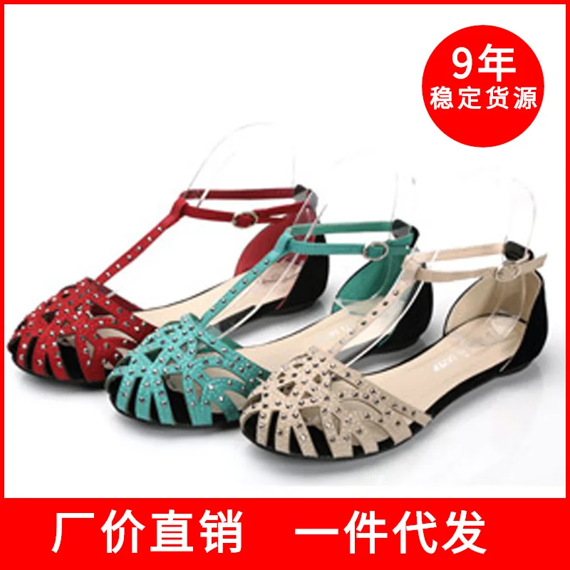 

2018 Spring And Summer New Style Ozhouzhan WOMEN'S Shoes Man-made Diamond Hollow out Mixed Colors T Shaped Flat WOMEN'S Sandals