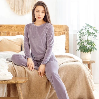 

HECHAN Purple Velvet Women Sleepwear Long Sleeve O Neck Pajamas Female Set Warm Home Suit Top And Pants Nightwear Casual Winter