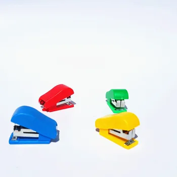 

1PC Super Kawaii Mini Small Stapler Useful Mini Stapler Staples Set Office Binding Stationery
