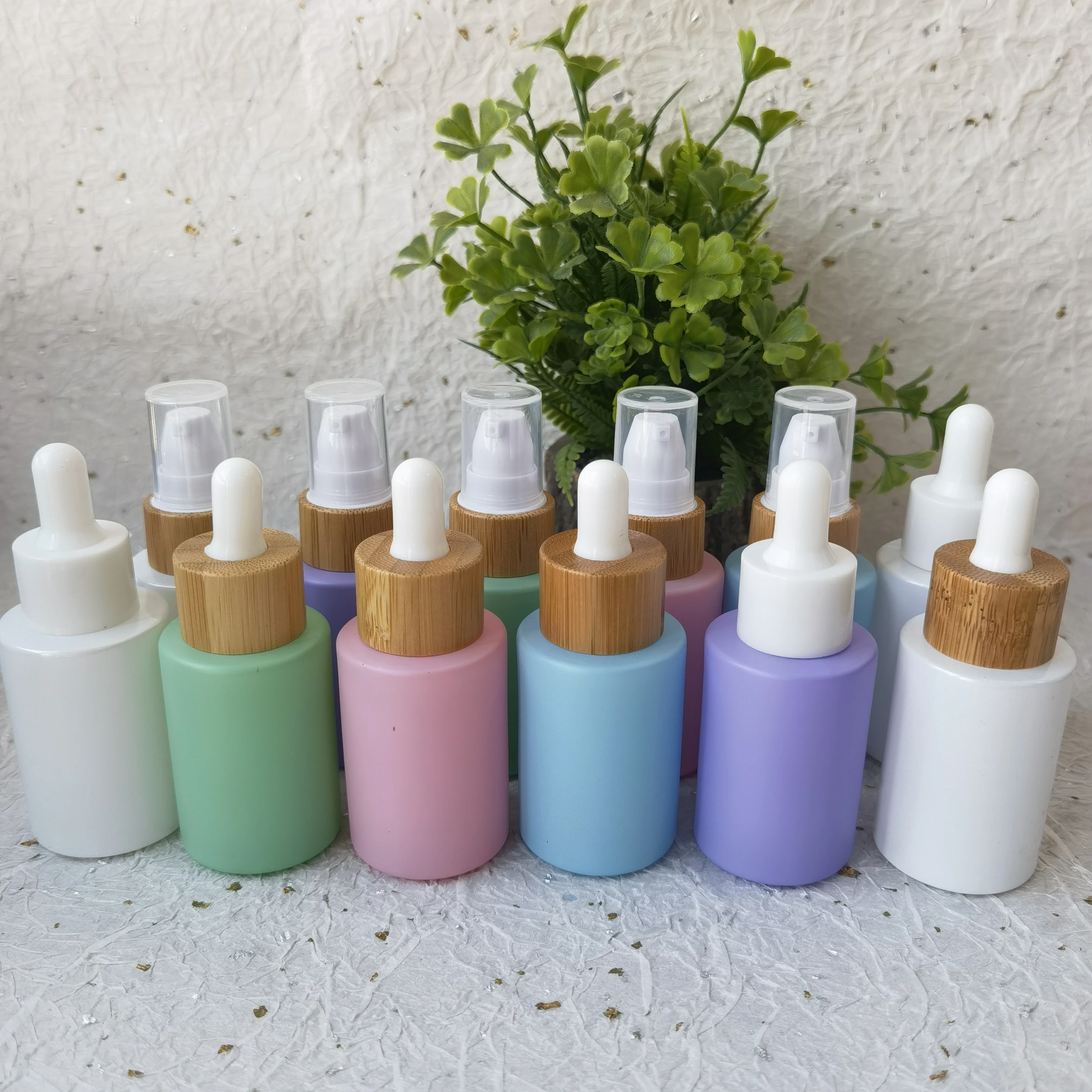 

5pcs Shipping Free 30ml Refillable Mini Perfume Spray Bottles With Bamboo Lid Cap Essential Oil Dropper Bottles