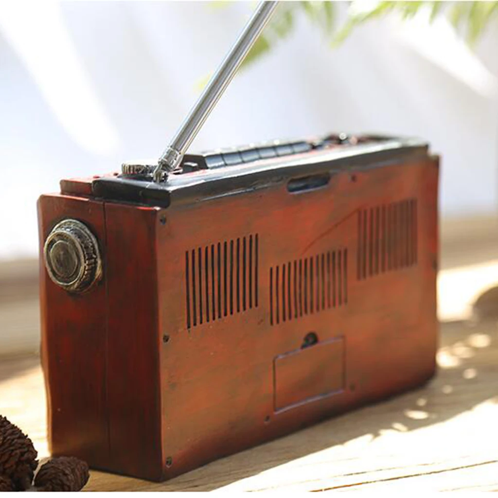 Retro Style Home Desktop Decor Resin Crafts Antique Radio Shape Saving Pot Resin Ornaments for Home Tabletop Decor Shop Display