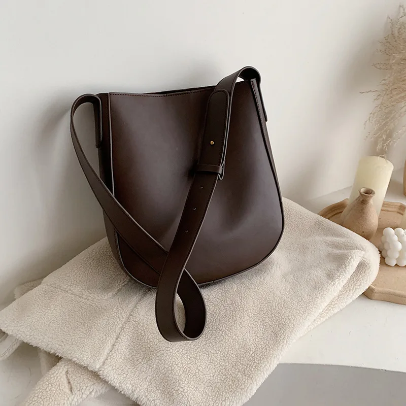 

2019 Winter New Style WOMEN'S Bag Retro Solid Color Bucket Bag Shoulder Bag Large Capacity Casual WOMEN'S Bag