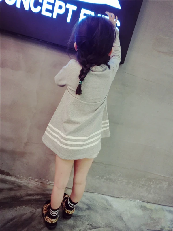 2446685055_1988421556