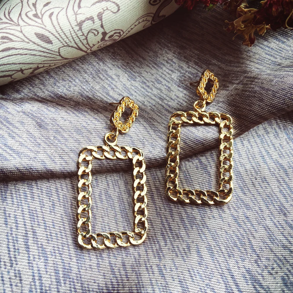 

2020 New Geometric Chain Openwork Square Earrings, Creative Retro Simple Gold Earrings And Earrings