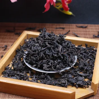 

2020 Wuyishan, Fujian Dahongpao Oolong Tea Rock Tea Full-bodied and Refreshing for Warm Stomach and Poria Cocos