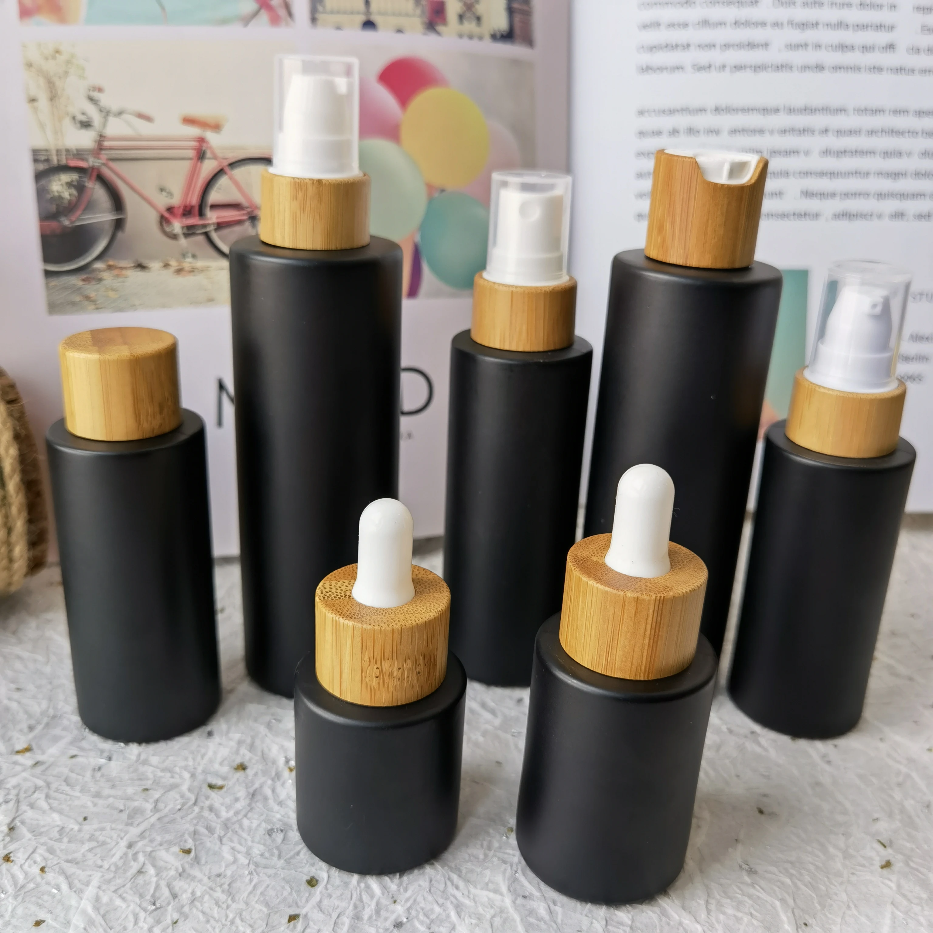 

Skin Care Perfume Atomizer Portable Liquid Packaging Glass Spray Alcochol Empty Bottle With Bamboo Lid Refillable For Traveling